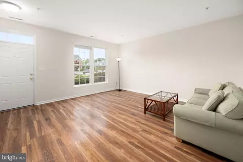 Living - 1006 Meadow View Dr, Salisbury, MD 21804 photo 2 of 4