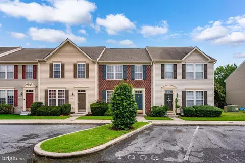 Exterior - 1006 Meadow View Dr, Salisbury, MD 21804 photo 2 of 10