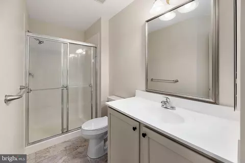 Bath - 1006 Meadow View Dr, Salisbury, MD 21804 photo 1 of 2