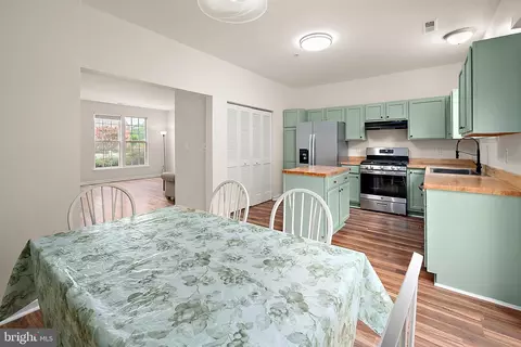 Kitchen - 1006 Meadow View Dr, Salisbury, MD 21804 photo 6 of 6