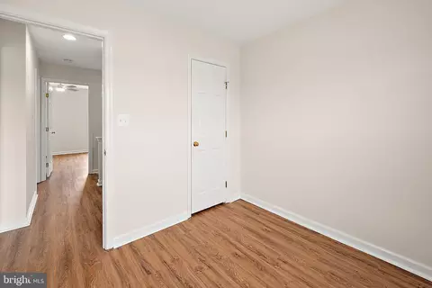 Entry Way - 1006 Meadow View Dr, Salisbury, MD 21804 photo 2 of 2