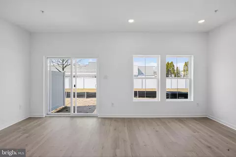 Living - 306 Clement Loop, Salisbury, MD 21801 photo 2 of 4