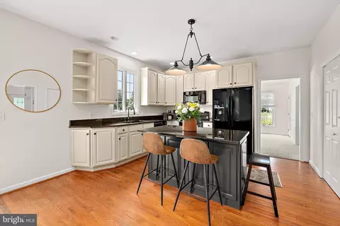 Kitchen - 25343 Club Cir, Quantico, MD 21856 photo 5 of 7