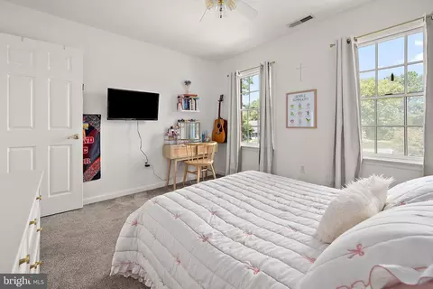 Bedroom - 25343 Club Cir, Quantico, MD 21856 photo 6 of 14