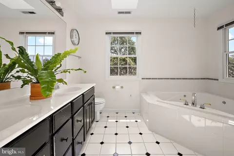 Bath - 25343 Club Cir, Quantico, MD 21856 photo 2 of 5