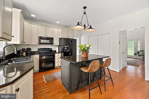Kitchen - 25343 Club Cir, Quantico, MD 21856 photo 6 of 7