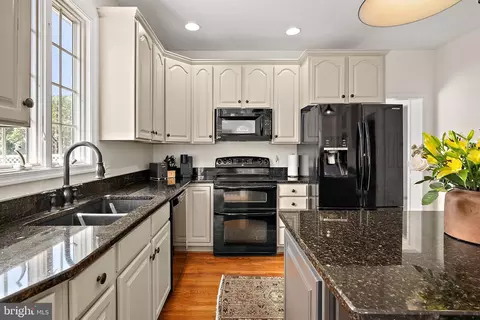 Kitchen - 25343 Club Cir, Quantico, MD 21856 photo 3 of 7