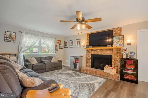 Living - 6468 Centennial Dr, Salisbury, MD 21801 photo 1 of 1