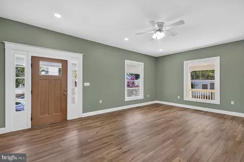 Living - 401 E Pine St, Delmar, MD 21875 photo 1 of 5