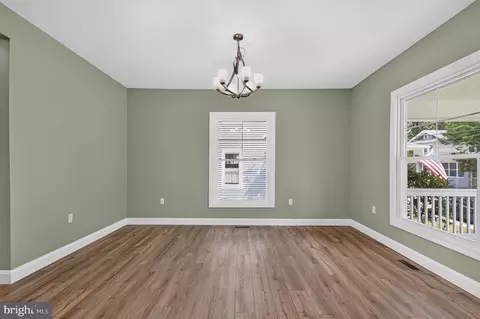Living - 401 E Pine St, Delmar, MD 21875 photo 5 of 5