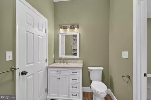 Bath - 401 E Pine St, Delmar, MD 21875 photo 2 of 4