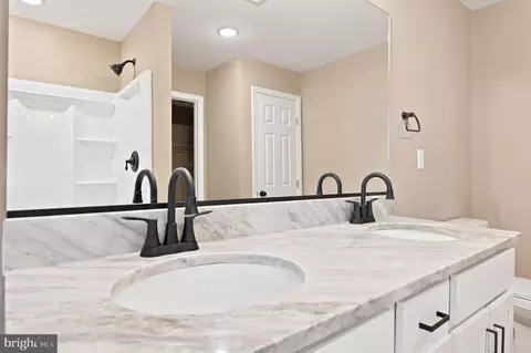 Bath - 312 Park Ave, Salisbury, MD 21801 photo 2 of 2