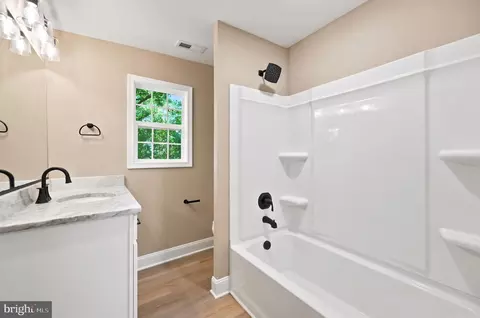 Entry Way - 312 Park Ave, Salisbury, MD 21801 photo 3 of 4