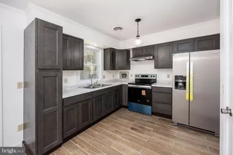 Kitchen - 813 Price Rd, Salisbury, MD 21801 photo 2 of 5