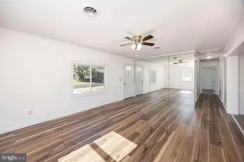 Living - 813 Price Rd, Salisbury, MD 21801 photo 4 of 4