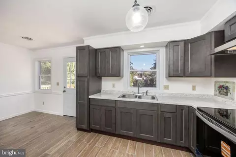 Kitchen - 813 Price Rd, Salisbury, MD 21801 photo 3 of 5