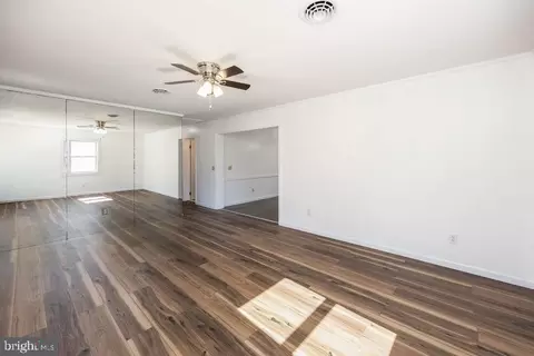 Living - 813 Price Rd, Salisbury, MD 21801 photo 3 of 4
