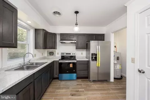 Kitchen - 813 Price Rd, Salisbury, MD 21801 photo 1 of 5