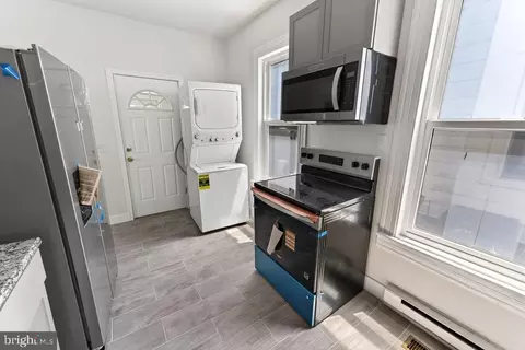 Entry Way - 307 Newton St, Salisbury, MD 21801 photo 6 of 16