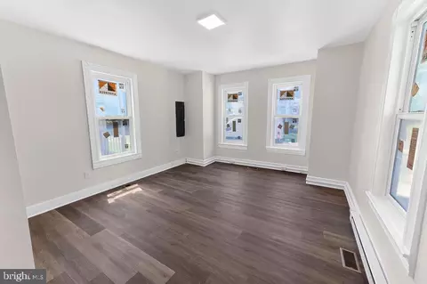 Living - 307 Newton St, Salisbury, MD 21801 photo 1 of 2