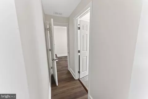 Entry Way - 307 Newton St, Salisbury, MD 21801 photo 10 of 16