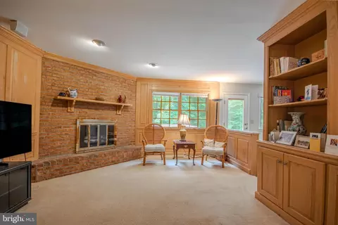 Living - 420 Indian, Salisbury, MD 21801 photo 2 of 5