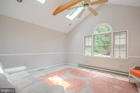 Living - 420 Indian, Salisbury, MD 21801 photo 4 of 5