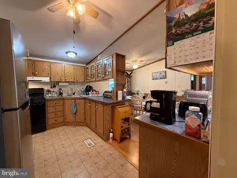 Kitchen - 23358 Capitola Rd, Tyaskin, MD 21865 photo 3 of 5