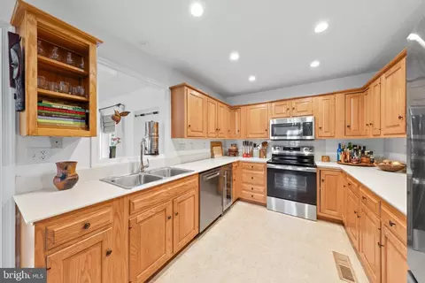 Kitchen - 602 Crestview Ln, Salisbury, MD 21801 photo 2 of 7