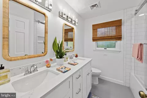 Bath - 602 Crestview Ln, Salisbury, MD 21801 photo 2 of 2