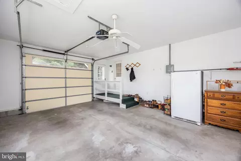 Entry Way - 1803 S Mill Dr, Salisbury, MD 21804 photo 4 of 4