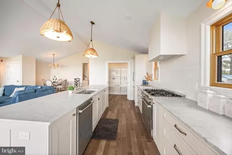 Kitchen - 20401 Nanticoke Dr, Nanticoke, MD 21840 photo 5 of 10