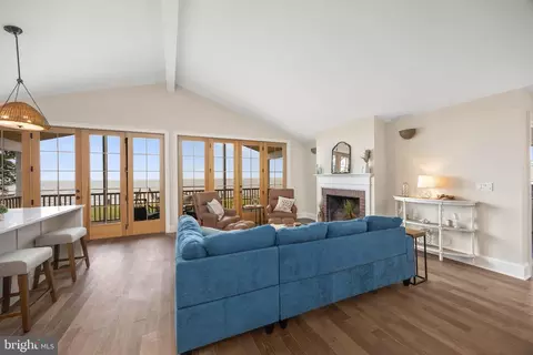 Living - 20401 Nanticoke Dr, Nanticoke, MD 21840 photo 4 of 4