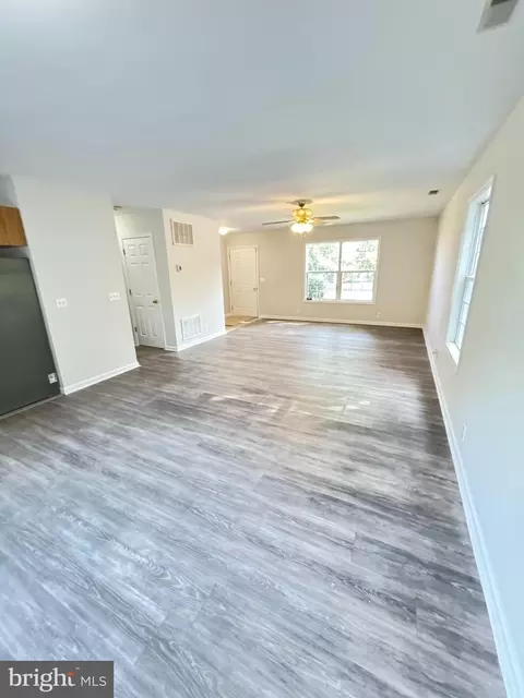 Living - 104 Chestnut St, Hebron, MD 21830 photo 3 of 3