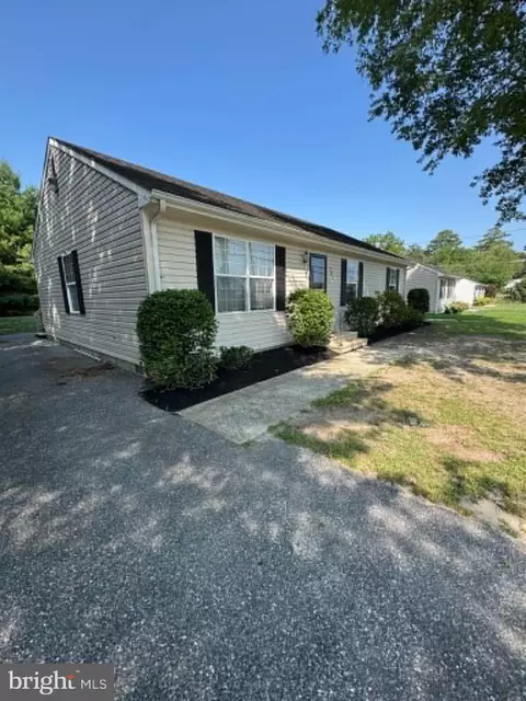 104 Chestnut St, Hebron, MD 21830 photo 2