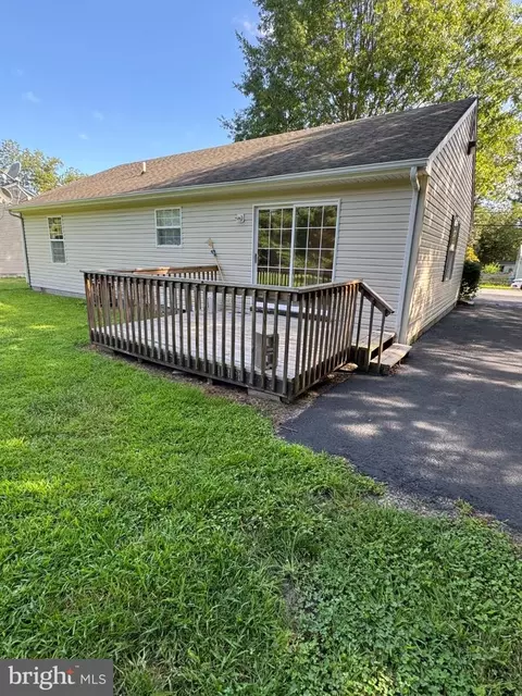 Exterior - 104 Chestnut St, Hebron, MD 21830 photo 3 of 3