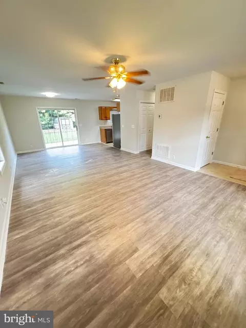 Living - 104 Chestnut St, Hebron, MD 21830 photo 2 of 3