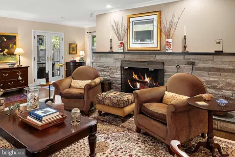 Living - 611 Twin Tree Rd, Salisbury, MD 21801 photo 2 of 5