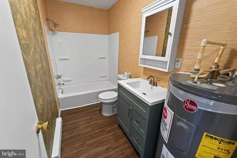 Bath - 403 Rose St, Salisbury, MD 21801 photo 1 of 2