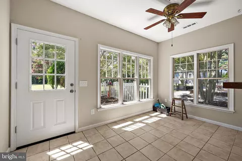 Entry Way - 1501 Handys Mdw, Salisbury, MD 21801 photo 6 of 7