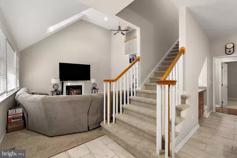 Entry Way - 1501 Handys Mdw, Salisbury, MD 21801 photo 3 of 7