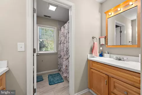 Bath - 1501 Handys Mdw, Salisbury, MD 21801 photo 4 of 6