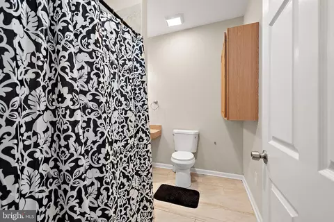 Bath - 1501 Handys Mdw, Salisbury, MD 21801 photo 5 of 6