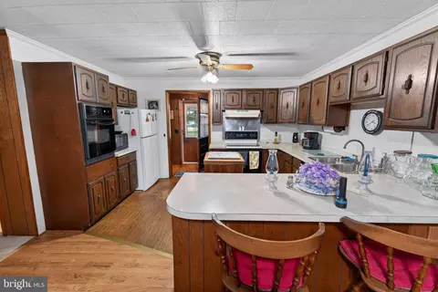 Kitchen - 33997 E Line Rd, Delmar, MD 21875 photo 2 of 4