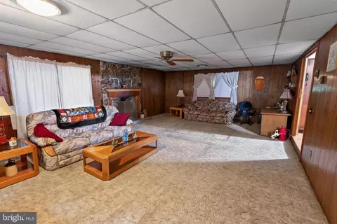Living - 33997 E Line Rd, Delmar, MD 21875 photo 2 of 2