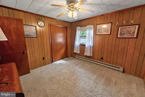 Bedroom - 33997 E Line Rd, Delmar, MD 21875 photo 5 of 12