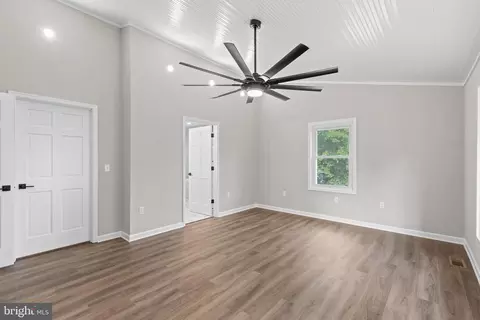 Entry Way - 30827 Ward Rd, Salisbury, MD 21804 photo 3 of 4