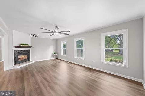Living - 30827 Ward Rd, Salisbury, MD 21804 photo 1 of 5