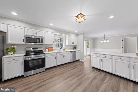 Kitchen - 30827 Ward Rd, Salisbury, MD 21804 photo 4 of 4