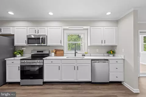 Kitchen - 30827 Ward Rd, Salisbury, MD 21804 photo 3 of 4